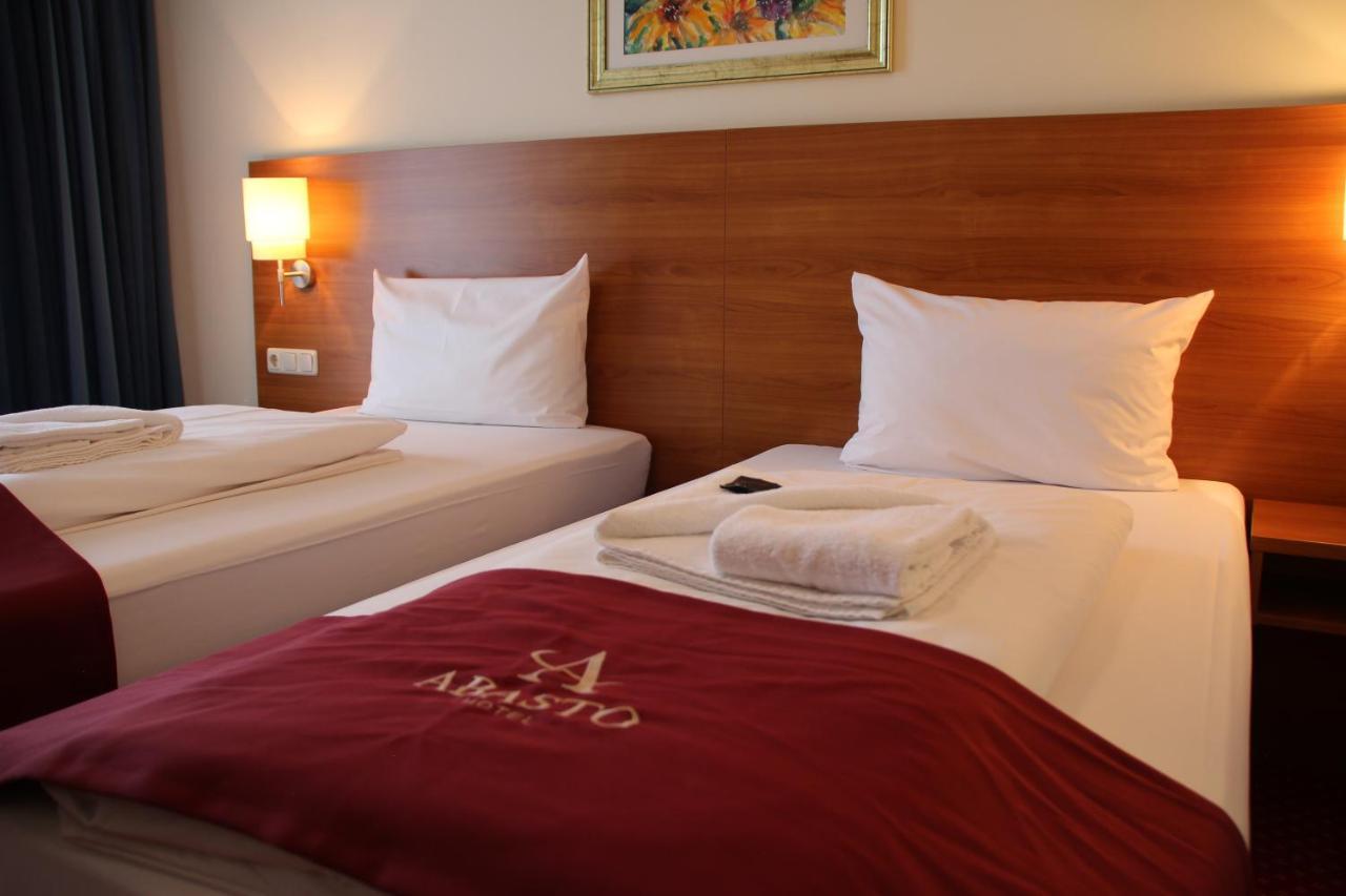 Abasto Hotel Eichenau 外观 照片